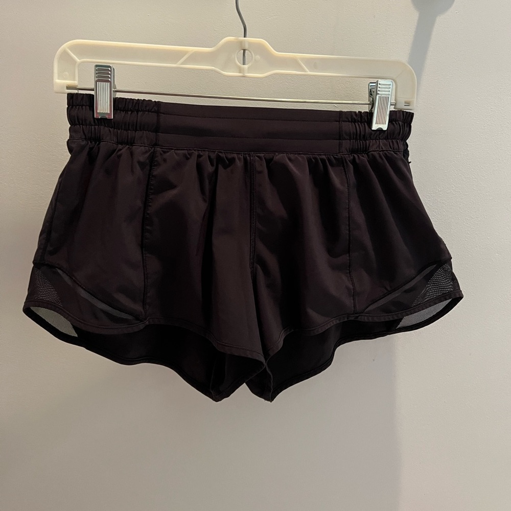 Lululemon Hotty Hot Low-Rise Lined Short 2.5” Size 8